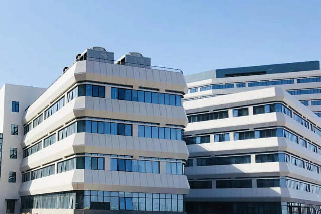 “醫(yī)”往無(wú)前-1_副本.jpg “醫(yī)”往無(wú)前-1_副本.jpg